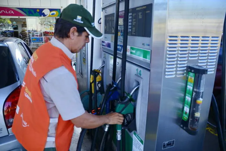 Imagem ilustrativa da imagem Queda nos preços faz venda de etanol crescer 140% nos postos de Apucarana