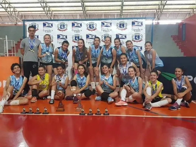 Imagem ilustrativa da imagem Arapongas conquista título do Paranaense de Voleibol Sub-14