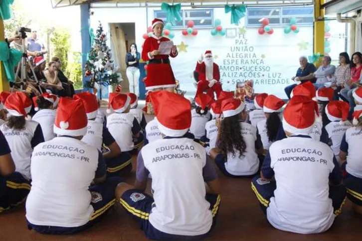 Imagem ilustrativa da imagem Campanha leva Papai Noel à escola rural