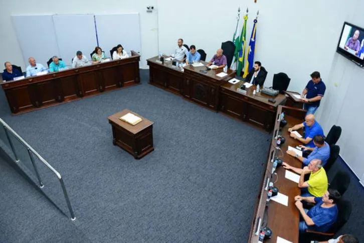 Imagem ilustrativa da imagem Câmara de Arapongas reelege Osvaldinho para presidência