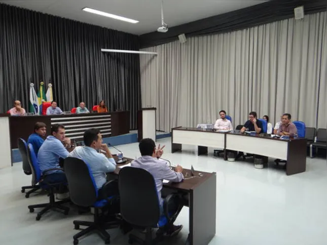 Imagem ilustrativa da imagem Eleição da nova mesa executiva movimenta Câmara de Apucarana