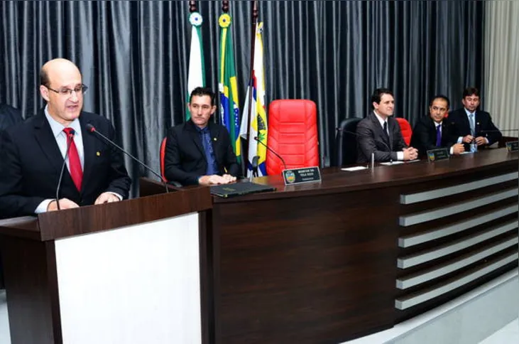 Imagem ilustrativa da imagem Molina assume presidência da Câmara e anuncia gestão diferenciada