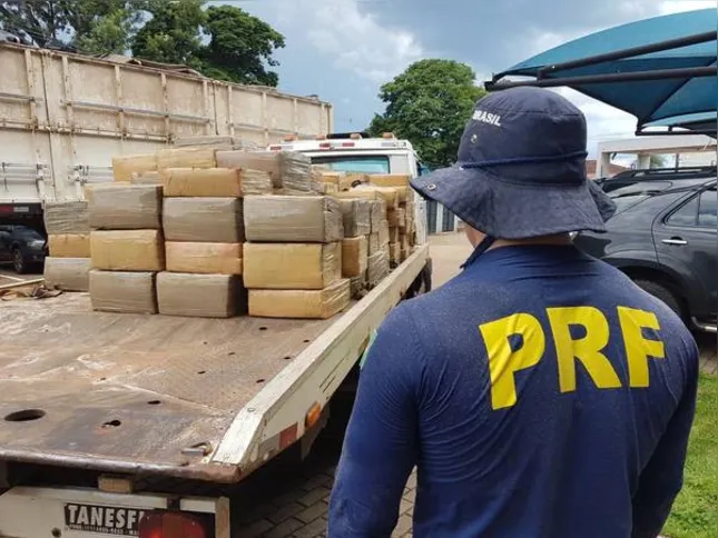 Imagem ilustrativa da imagem PRF apreendeu 51 toneladas de drogas no Paraná