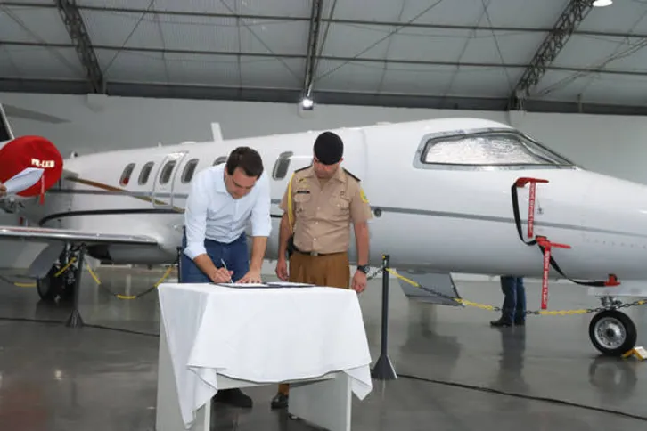 Imagem ilustrativa da imagem Ratinho Junior devolve avião que era usado pelo governo