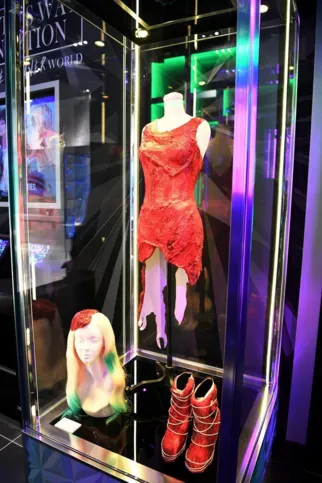 Imagem ilustrativa da imagem A exposição "Haus Of Gaga", relembra looks icônicos de Lady Gaga