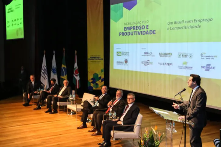 Imagem ilustrativa da imagem Governo prepara bases para criar 500 mil novos empregos no Paraná