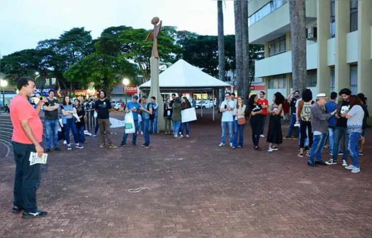 Imagem ilustrativa da imagem Manifestantes fazem protesto na Praça Rui Barbosa