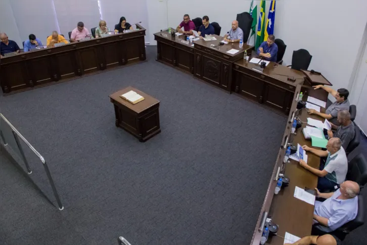 Imagem ilustrativa da imagem Câmara de Arapongas acata sete vetos do prefeito a projetos de lei