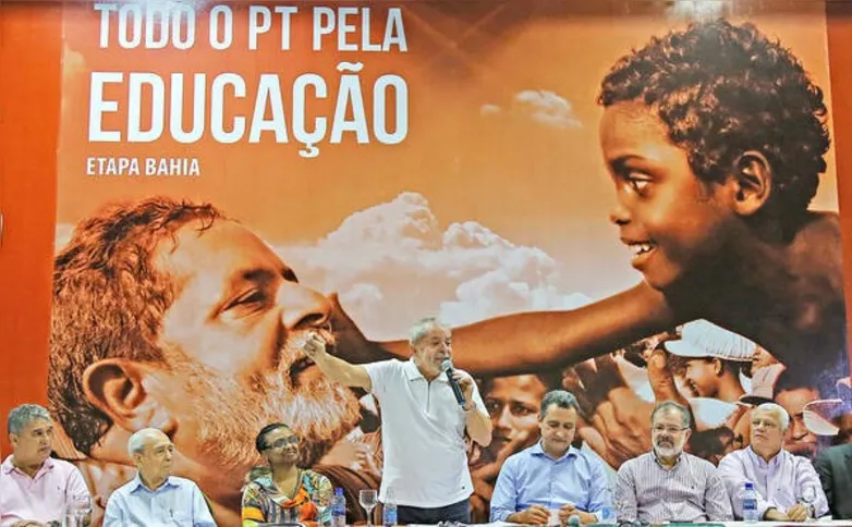 Imagem ilustrativa da imagem Lula diz que delator ‘delata até a mãe’ para sair da prisão