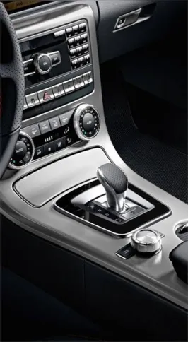 Imagem ilustrativa da imagem Mercedes-Benz lança no Brasil o SLK 300
