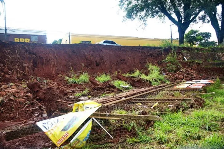 Imagem ilustrativa da imagem Prefeitura licita muro e calçada no Lagoão