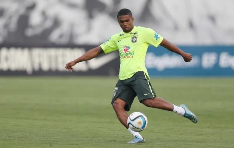 Imagem ilustrativa da imagem Brasil visita Argentina em busca da afirmação nas Eliminatórias