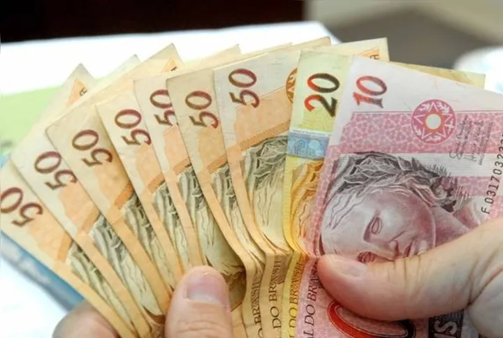 Imagem ilustrativa da imagem 13º salário vai pagar quase R$ 122 milhões em Apucarana e Arapongas 