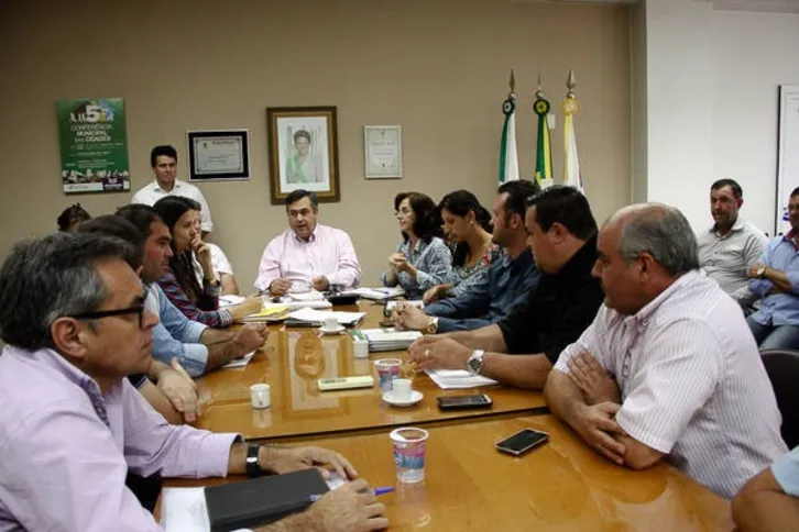 Imagem ilustrativa da imagem Prefeitos do Cisvir aprovam novos serviços para a região