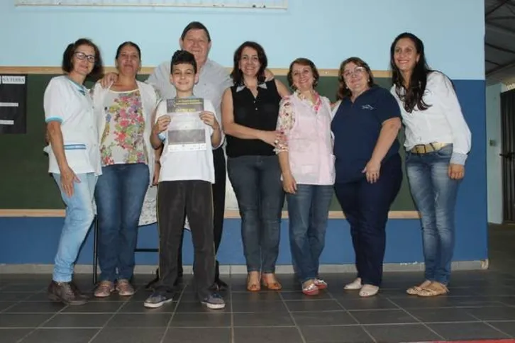Imagem ilustrativa da imagem Município de Califórnia recebe teatro móvel solar