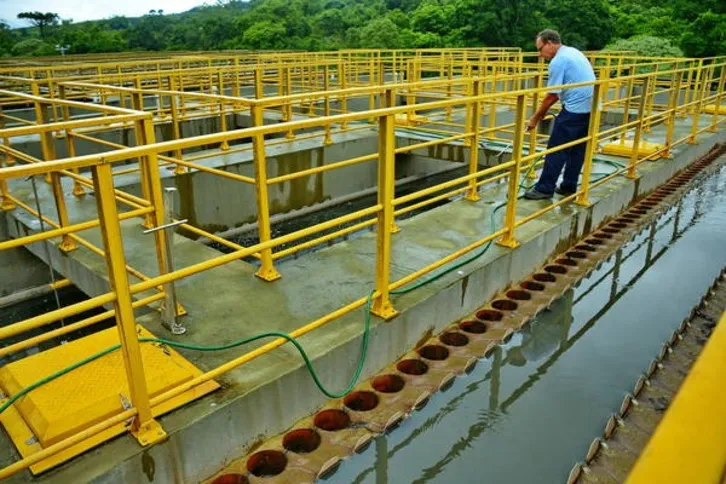 Imagem ilustrativa da imagem Richa vem a Apucarana amanhã para inaugurar obra de R$ 24 mi da Sanepar 