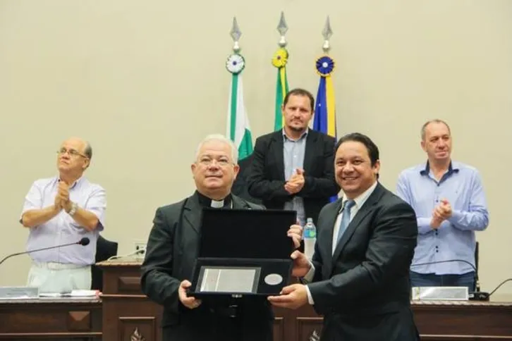 Imagem ilustrativa da imagem Arapongas presta homenagem à Diocese 