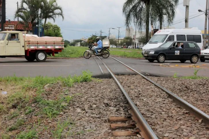 Imagem ilustrativa da imagem Moradores denunciam excesso de velocidade nos trens da ALL
