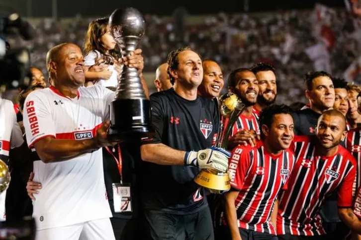 Imagem ilustrativa da imagem Rogério Ceni dá adeus ao futebol