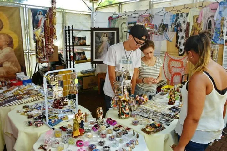 Imagem ilustrativa da imagem Feiras movimentam Praça Rui Barbosa