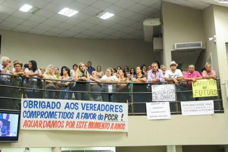 Imagem ilustrativa da imagem  Câmara de Arapongas aprova plano de cargos dos servidores