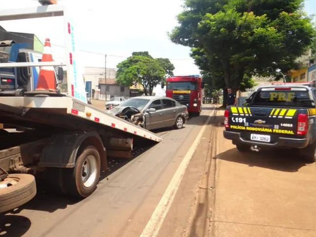 Imagem ilustrativa da imagem Colisão na Avenida Minas Gerais deixa um ferido
