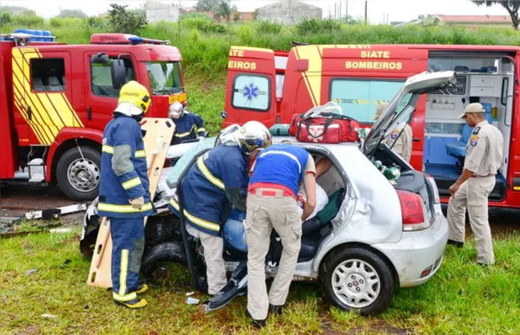 Imagem ilustrativa da imagem Colisão frontal deixa mulher ferida na BR-369