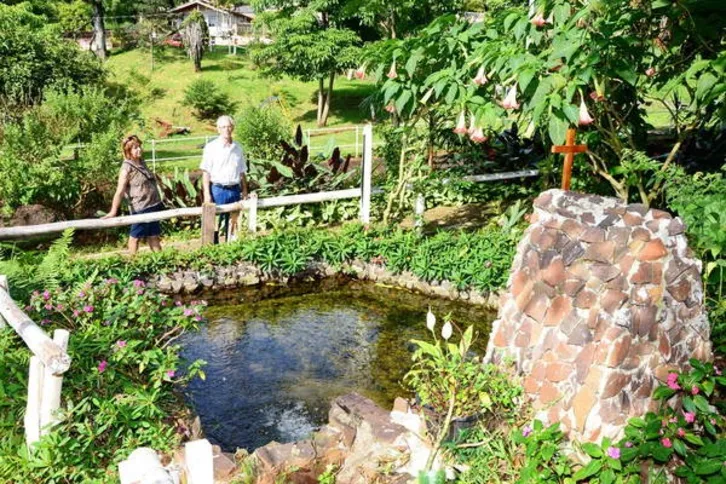 Imagem ilustrativa da imagem Moradores se unem e ‘adotam’ praça  em Arapongas