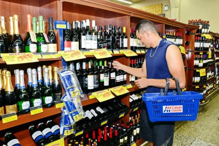 Imagem ilustrativa da imagem Em tempos de crise, poupança se mantém como investimento