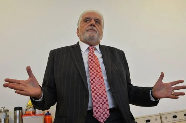 Imagem ilustrativa da imagem Ministro acusa Cunha de manobras pró-impeachment