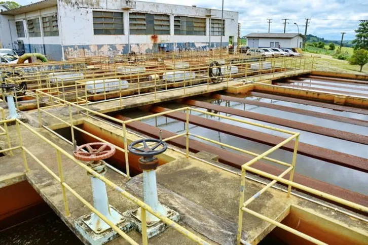 Imagem ilustrativa da imagem Arapongas fica sem água após rompimento de adutora