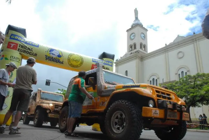 Imagem ilustrativa da imagem Com apucaranenses, 22º Rally Transparaná vai começar hoje