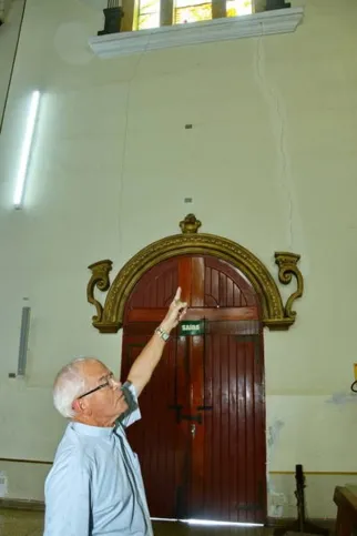 Imagem ilustrativa da imagem Excesso de chuva provoca rachaduras na catedral