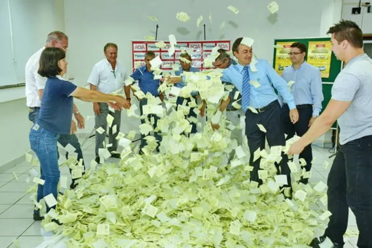 Imagem ilustrativa da imagem Acia sorteia ganhadores da Campanha de Natal 