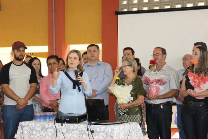 Imagem ilustrativa da imagem Gleisi vê denúncias como perseguição política a Lula