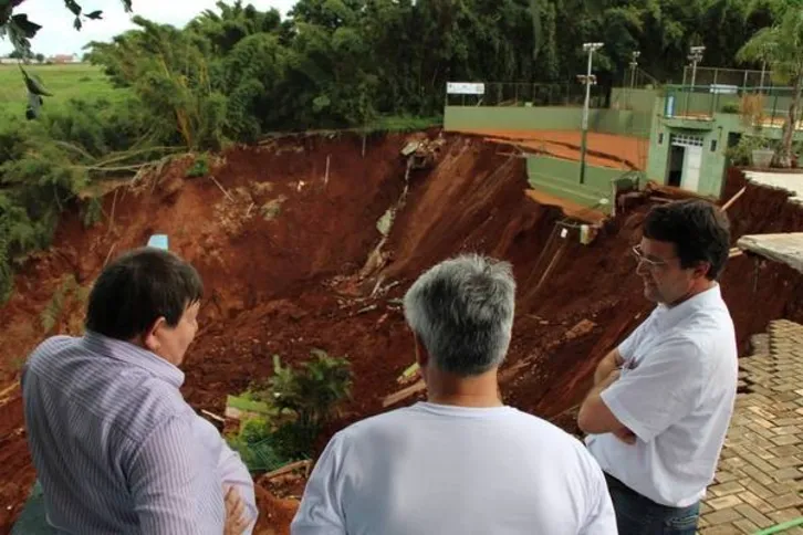 Imagem ilustrativa da imagem Danos gerados por erosão preocupam em Arapongas