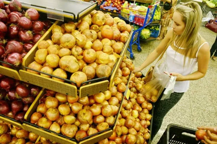 Imagem ilustrativa da imagem Preços dos hortifrútis sobem até 32% com inflação recorde