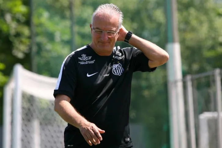 Imagem ilustrativa da imagem Dorival Júnior se irrita com diretoria do Santos