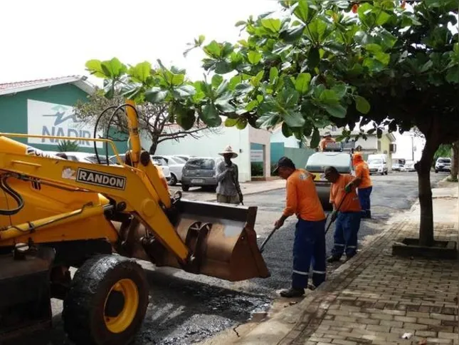 Imagem ilustrativa da imagem Codar inicia operação tapa-buracos no Flamingos