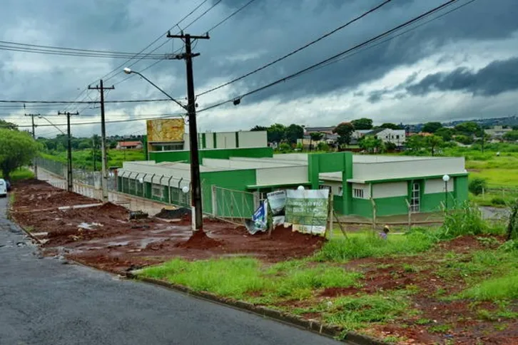 Imagem ilustrativa da imagem Sem repasses, obras atrasam em Apucarana