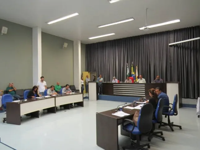 Imagem ilustrativa da imagem Aumento salarial causa efeito cascata no Legislativo
