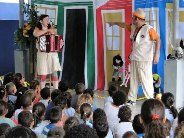 Imagem ilustrativa da imagem Rio Bom recebe teatro itinerante da Copel