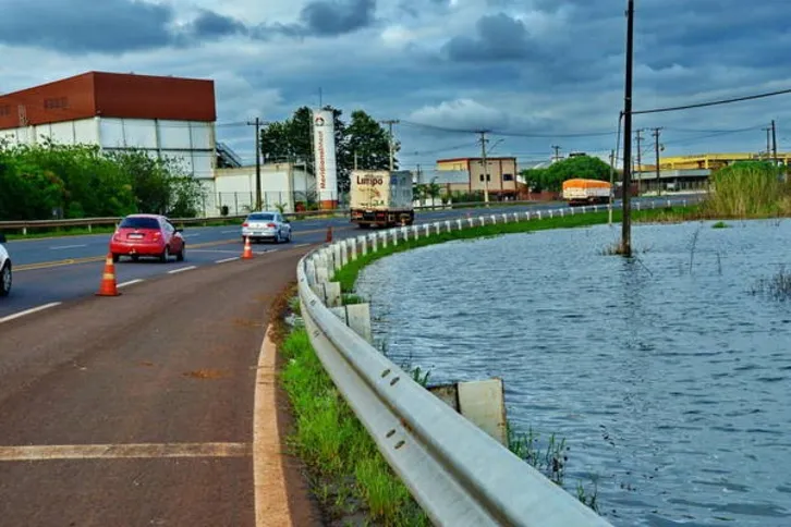 Imagem ilustrativa da imagem Lago aumenta risco na PR-444