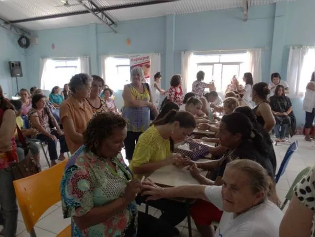 Imagem ilustrativa da imagem Centro de convivência promove tarde de beleza