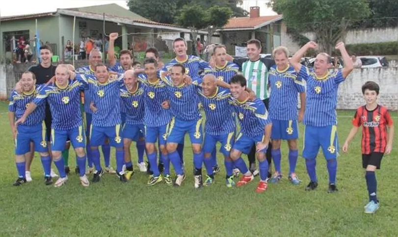 Imagem ilustrativa da imagem Clube dos XV conquista título de Futebol Suíço