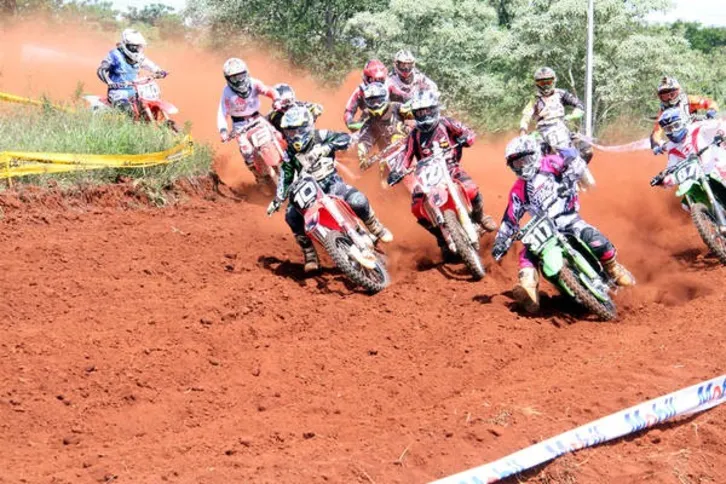 Imagem ilustrativa da imagem Mandaguari sedia Estadual de Motocross