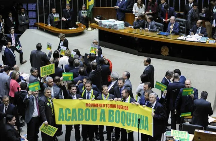 Imagem ilustrativa da imagem Governo e oposição fazem duelo em busca de votos