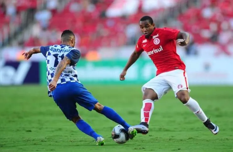 Imagem ilustrativa da imagem São José segura o Inter no Beira-Rio