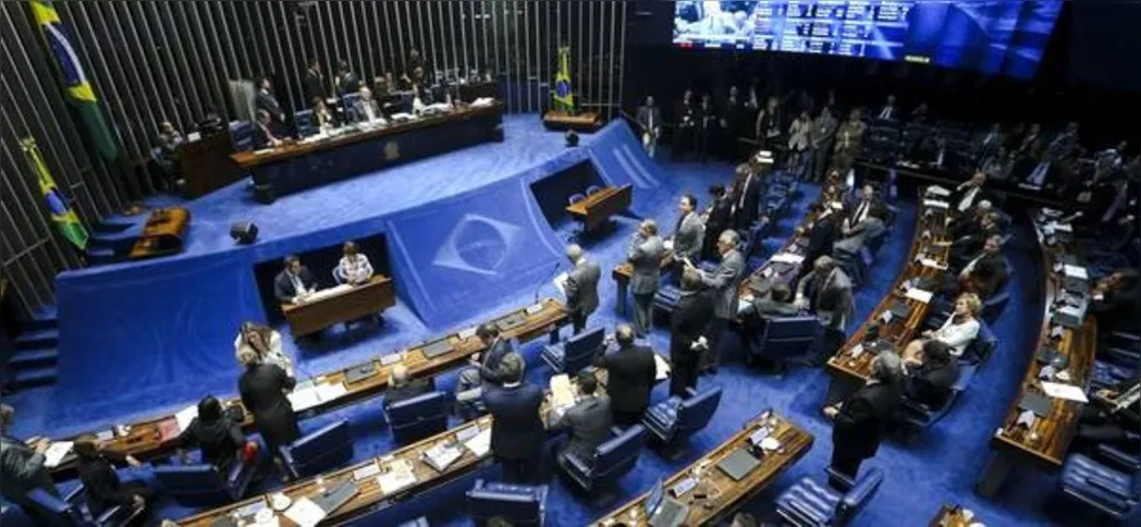 Imagem ilustrativa da imagem Em meio a polêmica, Senado elege comissão do impeachment