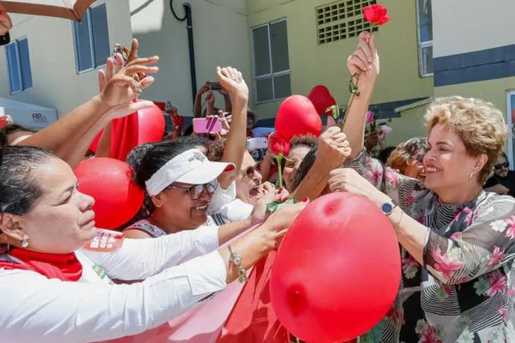 Imagem ilustrativa da imagem Dilma manda recado ao vice